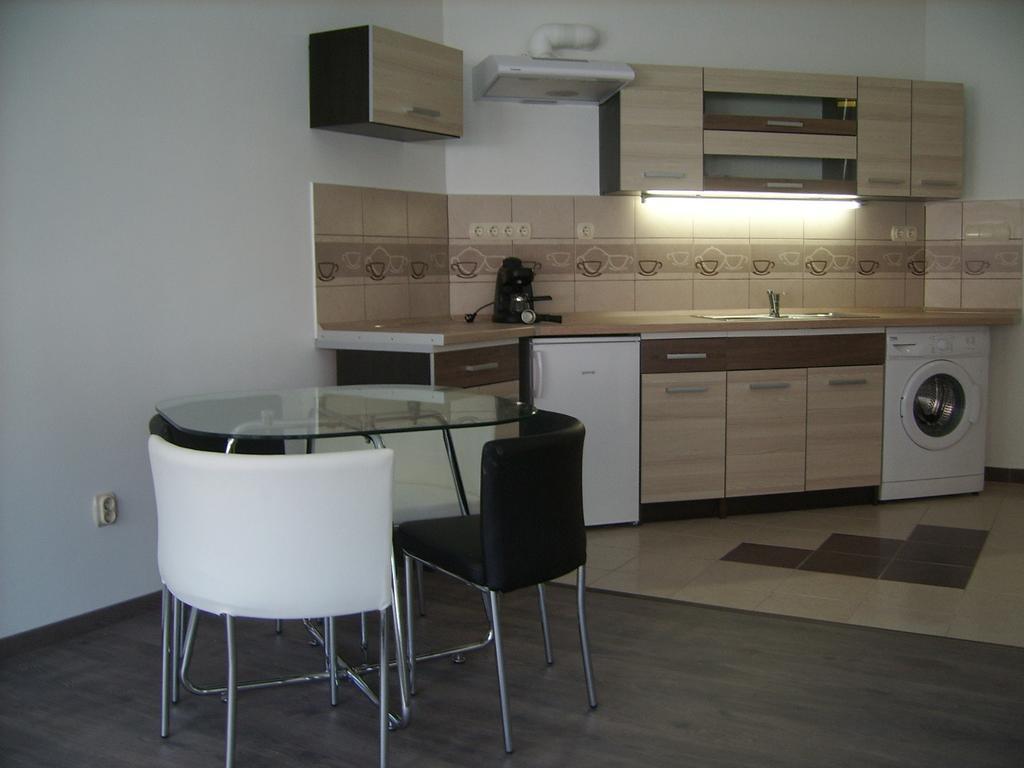 Next Door Apartment Budapest Phòng bức ảnh